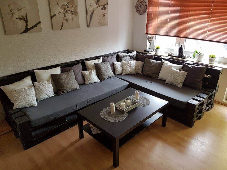 Wohnzimmer Couch Aus Paletten: Wohnzimmer voll mit - Wohnzimmer Im Kolonialstil Einrichten